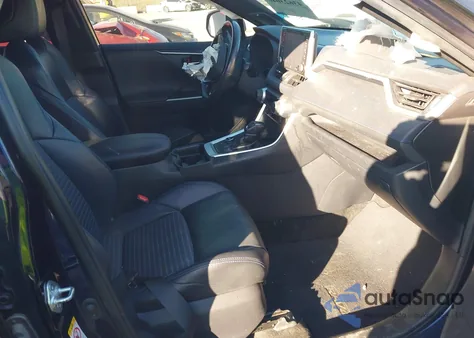 2019 Toyota Rav4 Hybrid Xse z USA, uszkodzony, nr VIN JTMEWRFV8KD502424